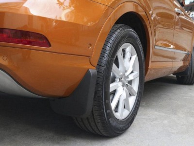 Брызговики задние для Audi Q3 2011- 2018, 2 шт. (оригинал) (VAG) (8U0075101)