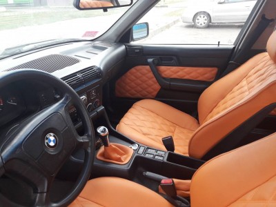 Оригинальные модельные чехлы на сидения для автомобиля BMW E39 седан/ универсал 1995-2004  (материал: твид, кожзам; любые тона)