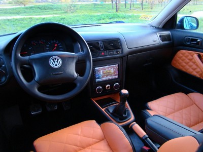 Оригинальные модельные чехлы на сидения для автомобиля Volkswagen Golf IV 1997-2003 (материал: твид, кожзам; любые тона)