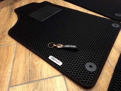 Коврики в салон из EVA (шестиугольник) для Audi 80 B3 1986-1991/ B4 1990-1995, к-т 4 шт., цвет: чёрный (au-80-b3-b4-1986-1995-ek)