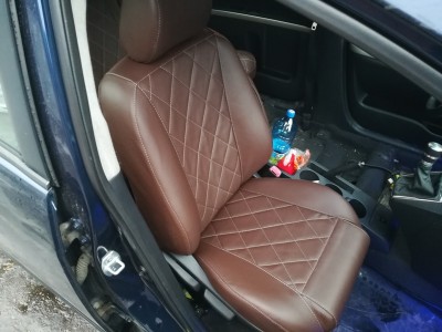 Оригинальные модельные чехлы на сидения для автомобиля Toyota Corolla Verso 2001-н.в. (материал: твид, кожзам; любые тона)