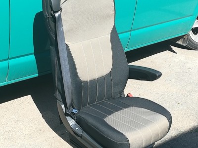 Оригинальные модельные чехлы на сидения для автомобиля DAF (материал: твид, кожзам; любые тона)