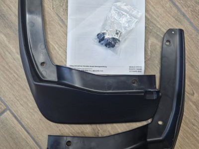 Брызговики передние для Scoda Octavia A8 (liftback, combi) 2019-, 2 шт. (Original) (VAG) (5E3075111)