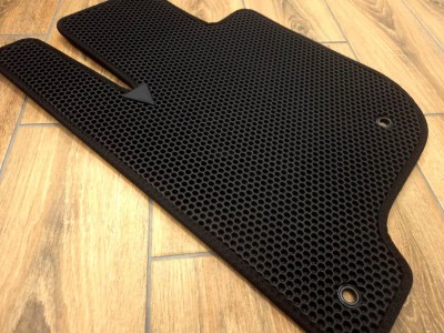 Коврик водителя в салон из EVA (шестиугольник) для Mitsubishi Pajero Sport III 2016-, 1 шт., цвет: чёрный (mi-pa-sp-iii-2016-ek-d)