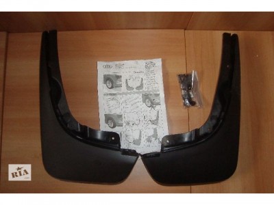 Брызговики задние для Audi Q5 2008-2016, 2 шт. (Original) (VAG) (8R0075101B)