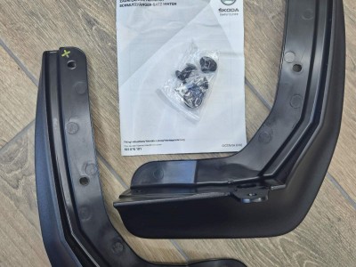Брызговики задние для Scoda Octavia A8 (liftback) 2019-, 2 шт. (Original) (VAG) (5E3075101))