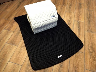 Коврик в багажник из EVA (шестиугольник) для Tesla Model 3 1G 2017-2024, цвет: чёрный (te-mo-3-1g-2017-2024-eva-kb)