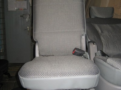 Оригинальные модельные чехлы на сидения для автомобиля Mazda MPV 1996-2006 (материал: твид, кожзам; любые тона)